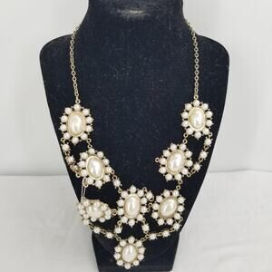 Vintage Necklace Faux pearls cluster gold color chain costume jewelry